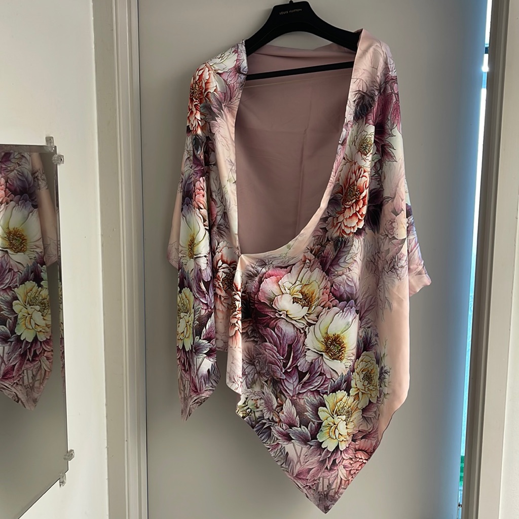 Vintage 1990s Heavy Polished 100 Silk Multi Wrap Scarf/Cape-Let